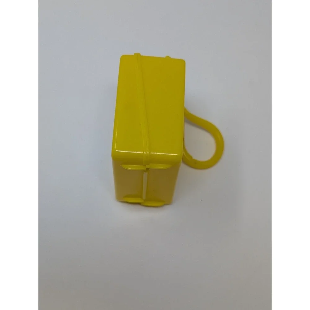 Vintage 1999 Flix Dexter's Laboratory Mini Lunchbox Keychain Plastic Yellow 2.5